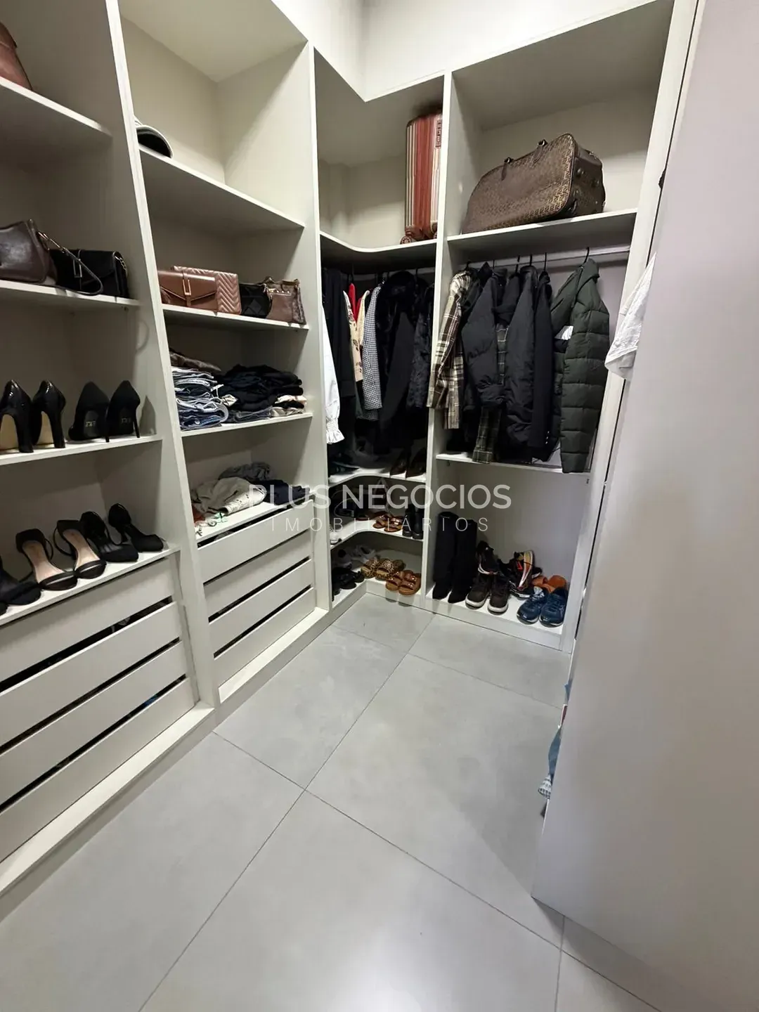 Casa, 3 quartos, 208 m² - Foto 27
