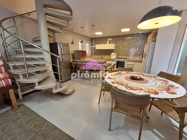Casa com 180m² 3 quartos e 3 banheiros, à venda, no bairro Praia do Sapê em Ubatuba