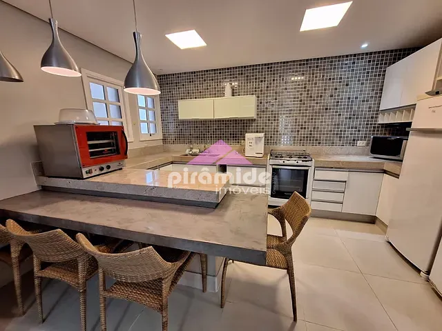 Casa com 180m² 3 quartos e 3 banheiros, à venda, no bairro Praia do Sapê em Ubatuba