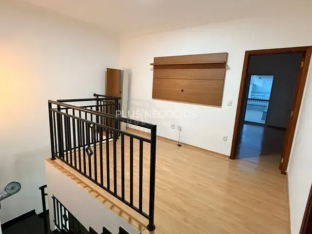 Casa com 250m² 4 quartos e 5 banheiros, à venda ou para alugar, no bairro Chácaras Reunidas São Jorge em Sorocaba