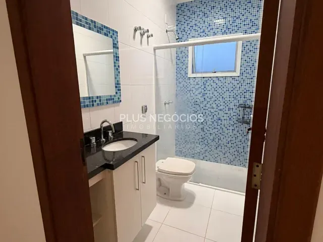 Casa com 250m² 4 quartos e 5 banheiros, à venda ou para alugar, no bairro Chácaras Reunidas São Jorge em Sorocaba