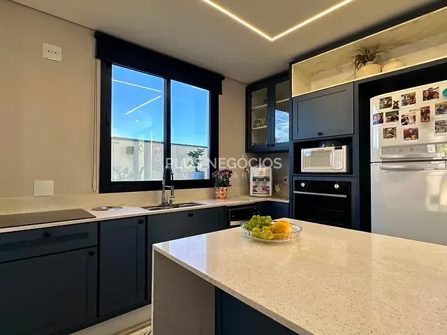 Casa com 350m² 3 quartos e 5 banheiros, à venda, no bairro Jardim Vila São Domingos em Sorocaba