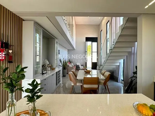 Casa com 350m² 3 quartos e 5 banheiros, à venda, no bairro Jardim Vila São Domingos em Sorocaba