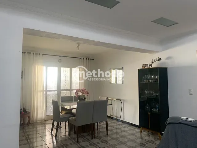 Casa com 250m² 4 quartos e 3 banheiros, à venda, no bairro Jardim dos Oliveiras em Campinas