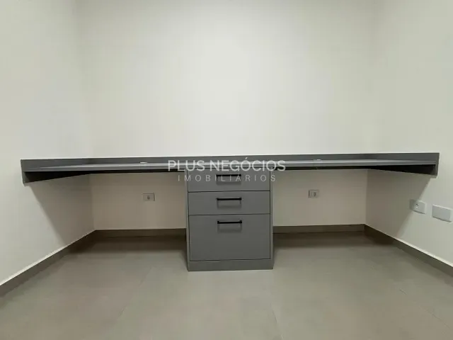 Casa com 200m² 3 quartos e 3 banheiros, à venda, no bairro Vila Carvalho em Sorocaba