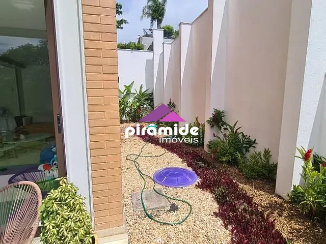 Casa com 820m² 5 quartos e 5 banheiros, à venda, no bairro Urbanova em São José dos Campos
