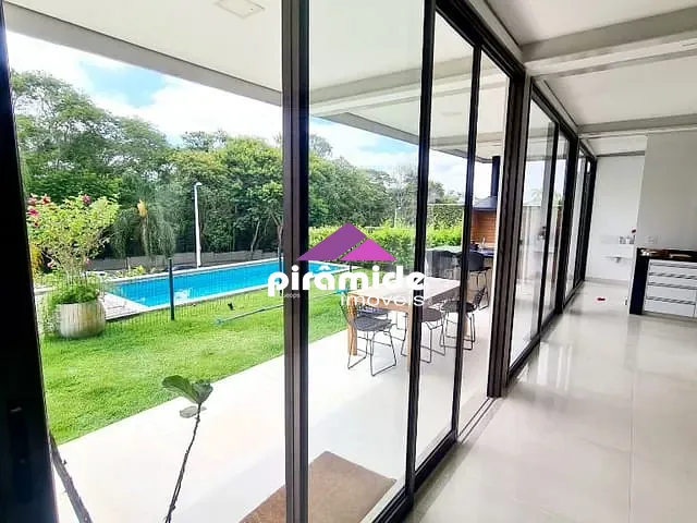 Casa com 820m² 5 quartos e 5 banheiros, à venda, no bairro Urbanova em São José dos Campos