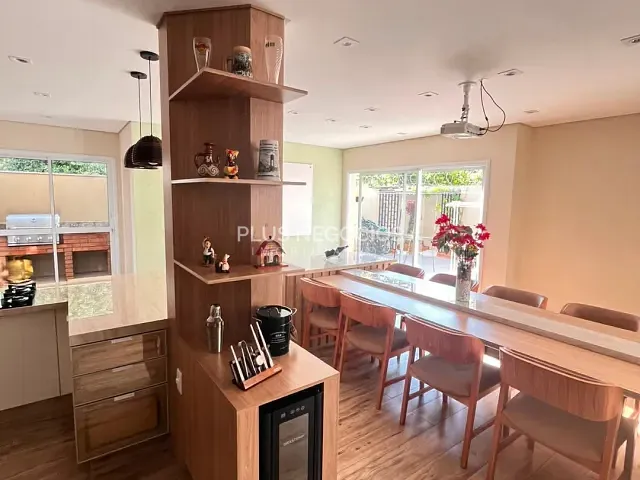 Casa com 299m² 4 quartos e 5 banheiros, à venda, no bairro Aparecidinha em Sorocaba
