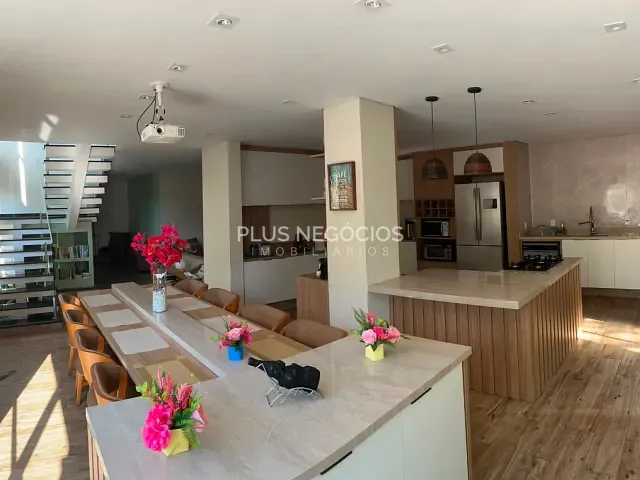 Casa com 299m² 4 quartos e 5 banheiros, à venda, no bairro Aparecidinha em Sorocaba