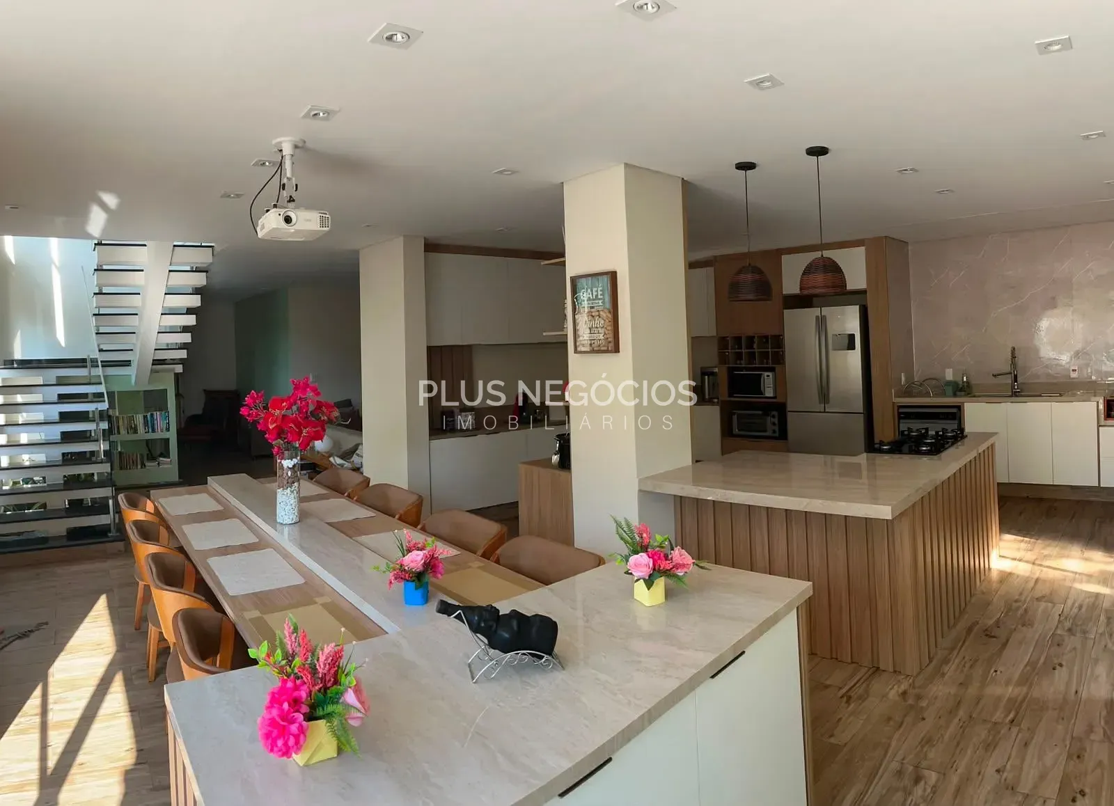 Casa, 4 quartos, 299 m² - Foto 2
