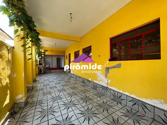 Casa com 555m² 8 quartos e 3 banheiros, à venda, no bairro Vila Santa Helena em São José dos Campos