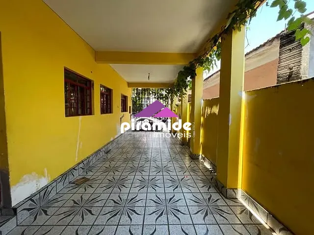 Casa com 555m² 8 quartos e 3 banheiros, à venda, no bairro Vila Santa Helena em São José dos Campos