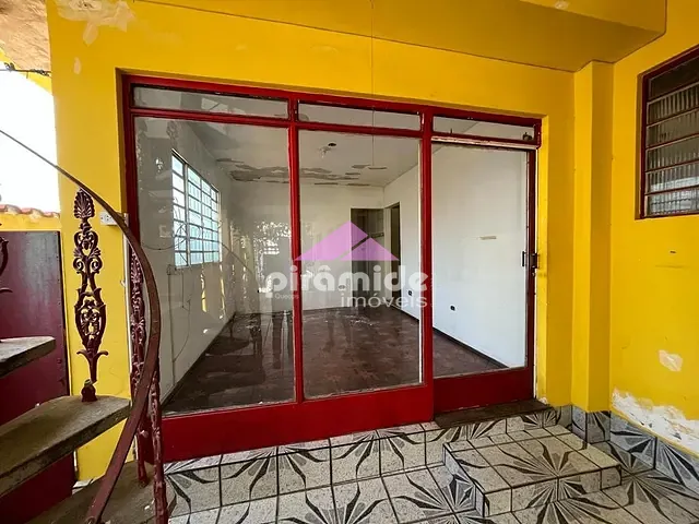Casa com 555m² 8 quartos e 3 banheiros, à venda, no bairro Vila Santa Helena em São José dos Campos