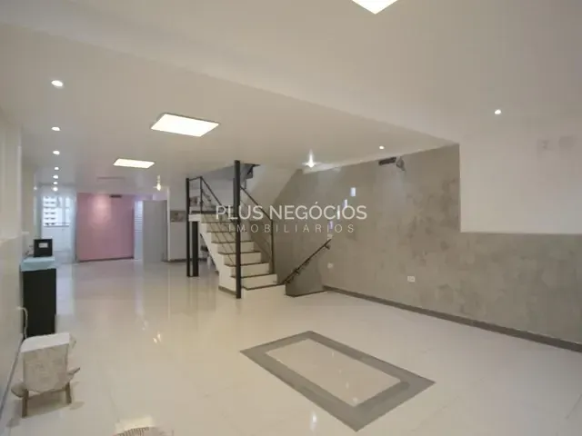 Casa com 350m² 3 quartos e 5 banheiros, à venda, no bairro Vila Jardini em Sorocaba