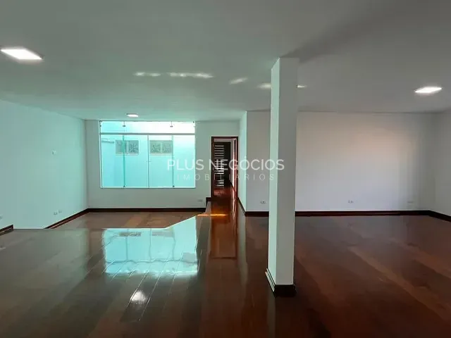 Casa com 360m² 3 quartos e 3 banheiros, à venda ou para alugar, no bairro Parque Campolim em Sorocaba