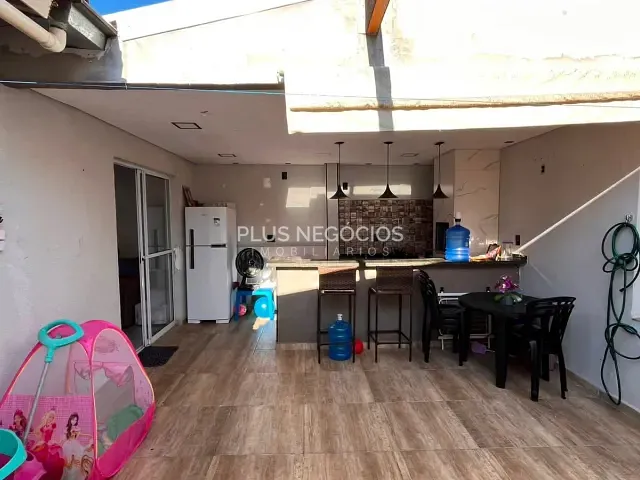 Casa com 140m² 3 quartos e 2 banheiros, à venda, no bairro Wanel Ville em Sorocaba
