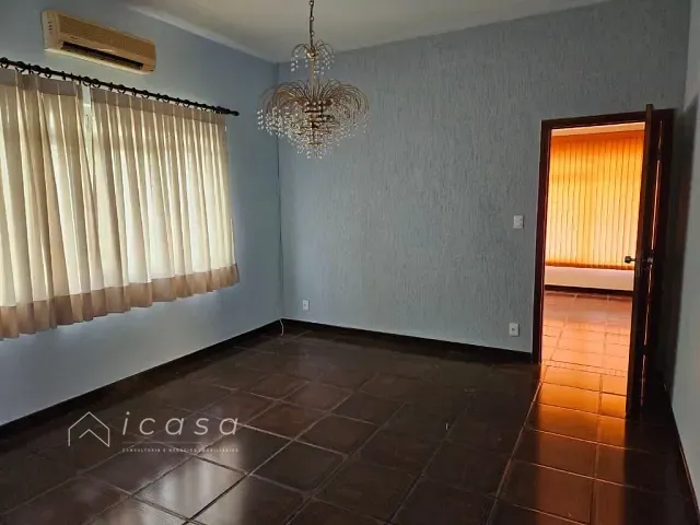 Casa com 351m² 3 quartos e 2 banheiros, à venda, no bairro Vila Resende em Caçapava