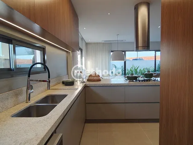 Casa com 177m² 3 quartos e 4 banheiros, à venda, no bairro Parque das Flores em Campinas