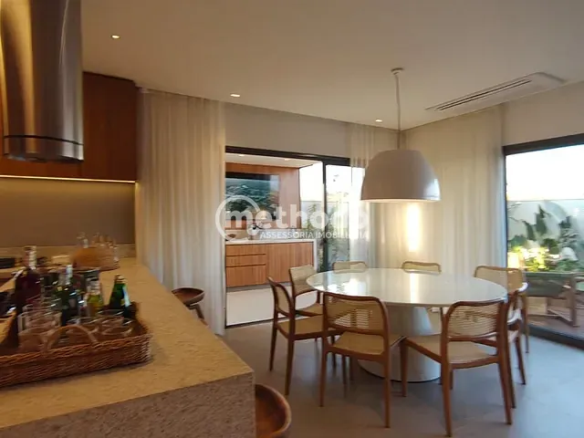 Casa com 177m² 3 quartos e 4 banheiros, à venda, no bairro Parque das Flores em Campinas