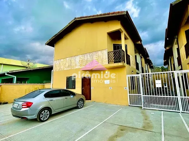 Casa com 78m² 2 quartos e 2 banheiros, à venda, no bairro Maranduba em Ubatuba