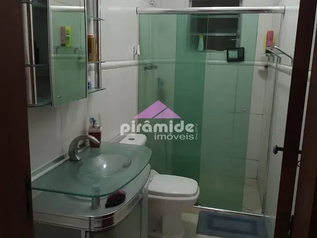 Casa com 180m² 3 quartos e 2 banheiros, à venda, no bairro Jardim Imperial em São José dos Campos