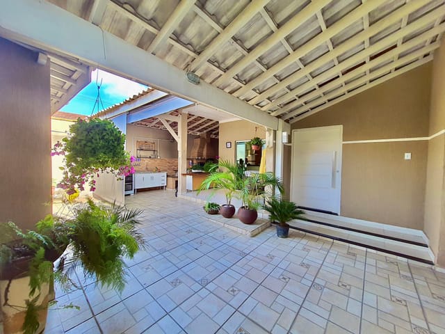 Casa com 150m² 3 quartos e 4 banheiros, à venda, no bairro Jardim Santa Cecília em Pindamonhangaba