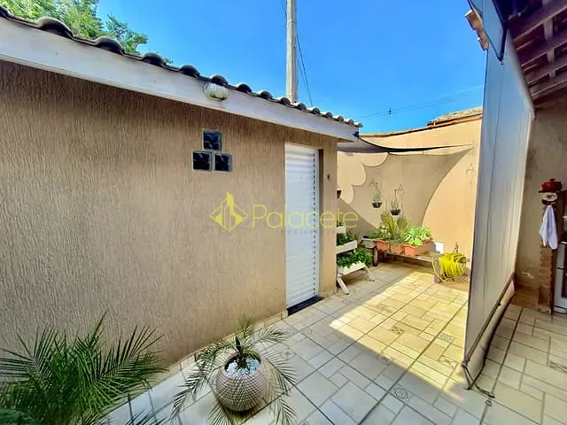 Casa com 150m² 3 quartos e 4 banheiros, à venda, no bairro Jardim Santa Cecília em Pindamonhangaba