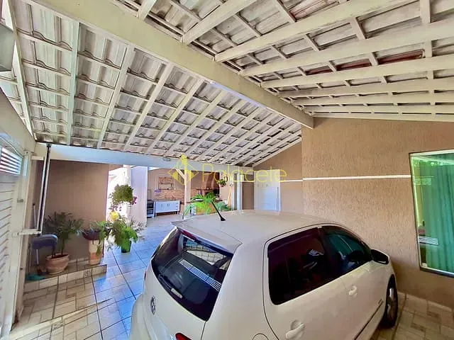 Casa com 150m² 3 quartos e 4 banheiros, à venda, no bairro Jardim Santa Cecília em Pindamonhangaba