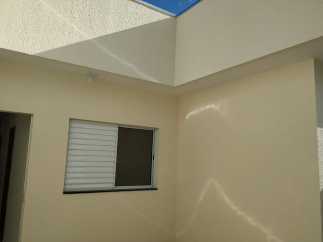 Casa 2 quartos e 2 banheiros, à venda, no bairro Residencial Estoril em Taubaté