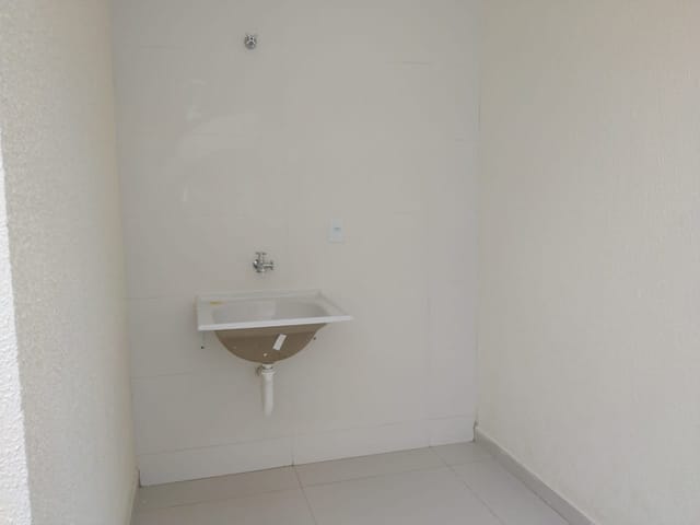 Casa 2 quartos e 2 banheiros, à venda, no bairro Residencial Estoril em Taubaté