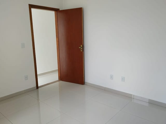 Casa 2 quartos e 2 banheiros, à venda, no bairro Residencial Estoril em Taubaté