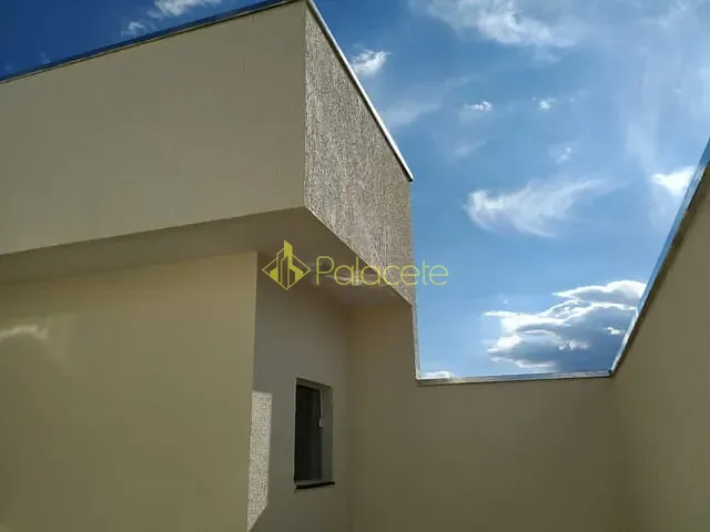 Casa 2 quartos e 2 banheiros, à venda, no bairro Residencial Estoril em Taubaté