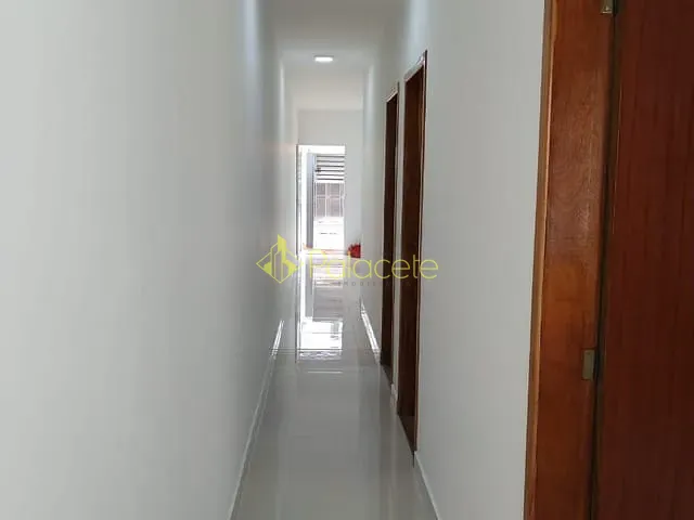 Casa 2 quartos e 2 banheiros, à venda, no bairro Residencial Estoril em Taubaté