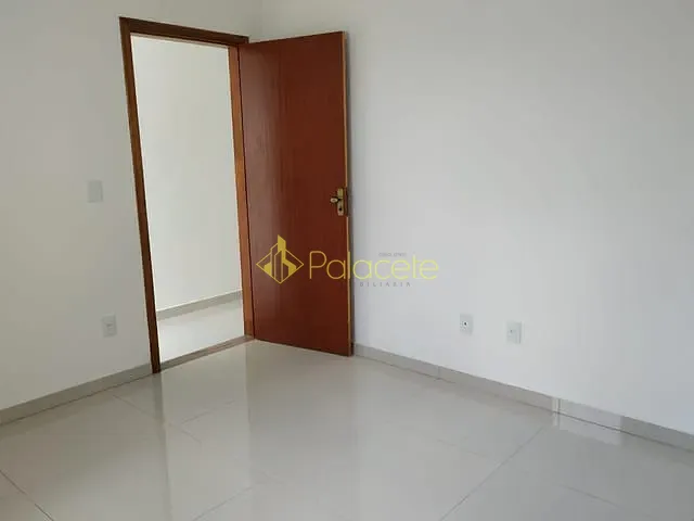 Casa 2 quartos e 2 banheiros, à venda, no bairro Residencial Estoril em Taubaté