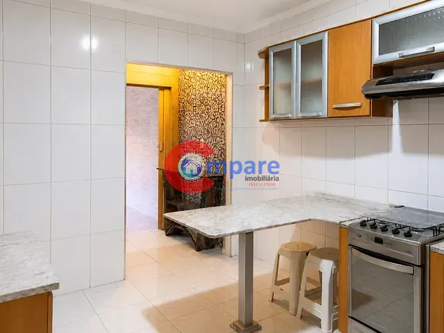 Casa com 175m² 3 quartos e 1 banheiro, à venda ou para alugar, no bairro Vila Galvão em Guarulhos