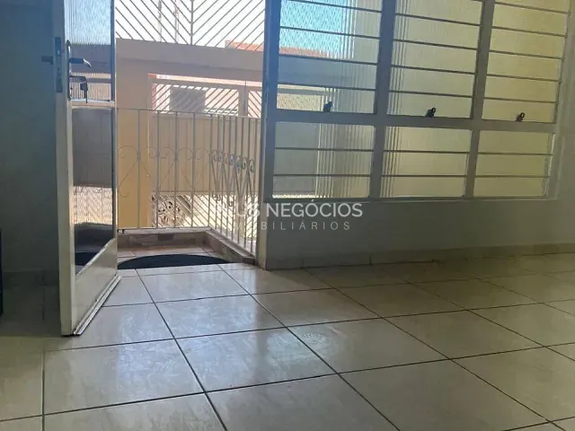 Sobrado 3 quartos e 3 banheiros, à venda, no bairro Vila Santana em Sorocaba