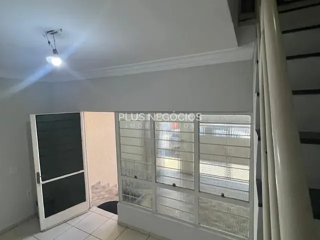 Sobrado 3 quartos e 3 banheiros, à venda, no bairro Vila Santana em Sorocaba