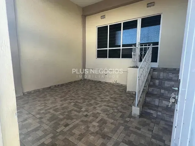 Sobrado 3 quartos e 3 banheiros, à venda, no bairro Vila Santana em Sorocaba