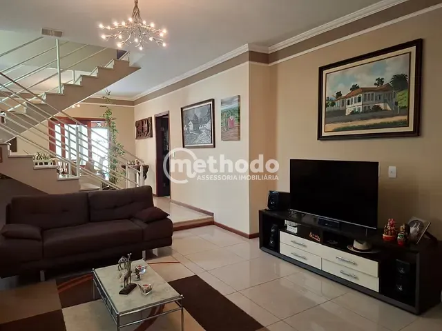 Casa com 330m² 3 quartos e 5 banheiros, à venda, no bairro Chácaras Alpina em Valinhos