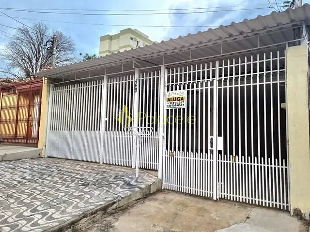 Casa com 218m² 4 quartos e 2 banheiros, à venda, no bairro Chácara Galega em Pindamonhangaba