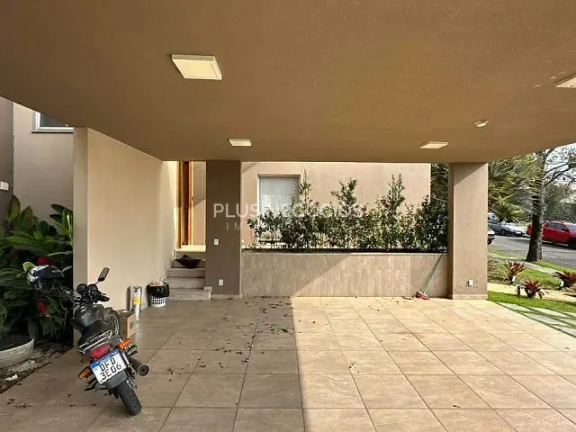Casa com 1000m² 3 quartos e 6 banheiros, à venda, no bairro Cond. Residencial Saint Charbel em Araçoiaba da Serra