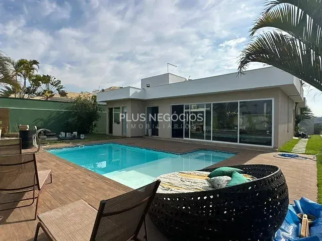 Casa com 1000m² 3 quartos e 6 banheiros, à venda, no bairro Cond. Residencial Saint Charbel em Araçoiaba da Serra