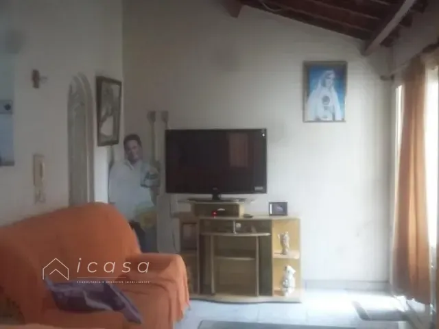 Casa com 250m² 5 quartos e 1 banheiro, à venda, no bairro Vila Santos em Caçapava