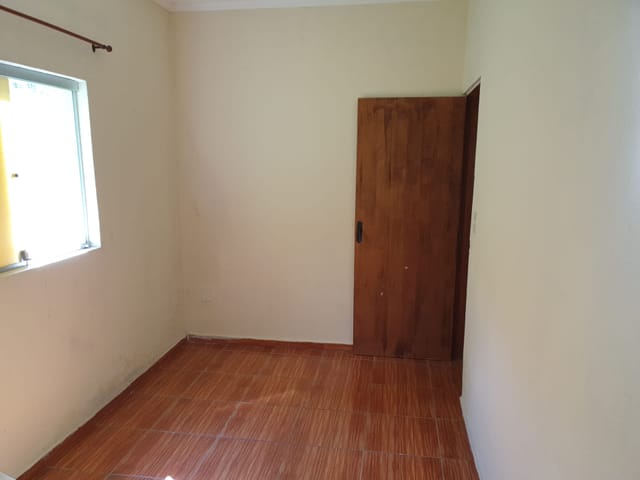 Casa com 200m² 3 quartos e 1 banheiro, à venda, no bairro Esplanada Santa Helena em Taubaté