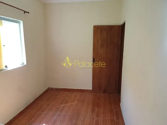 Casa com 200m² 3 quartos e 1 banheiro, à venda, no bairro Esplanada Santa Helena em Taubaté
