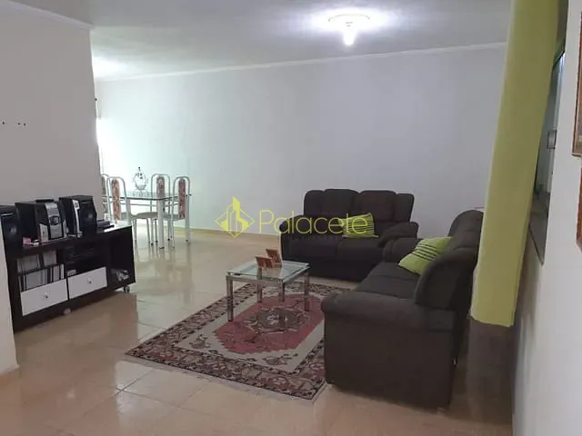 Casa com 200m² 3 quartos e 1 banheiro, à venda, no bairro Esplanada Santa Helena em Taubaté
