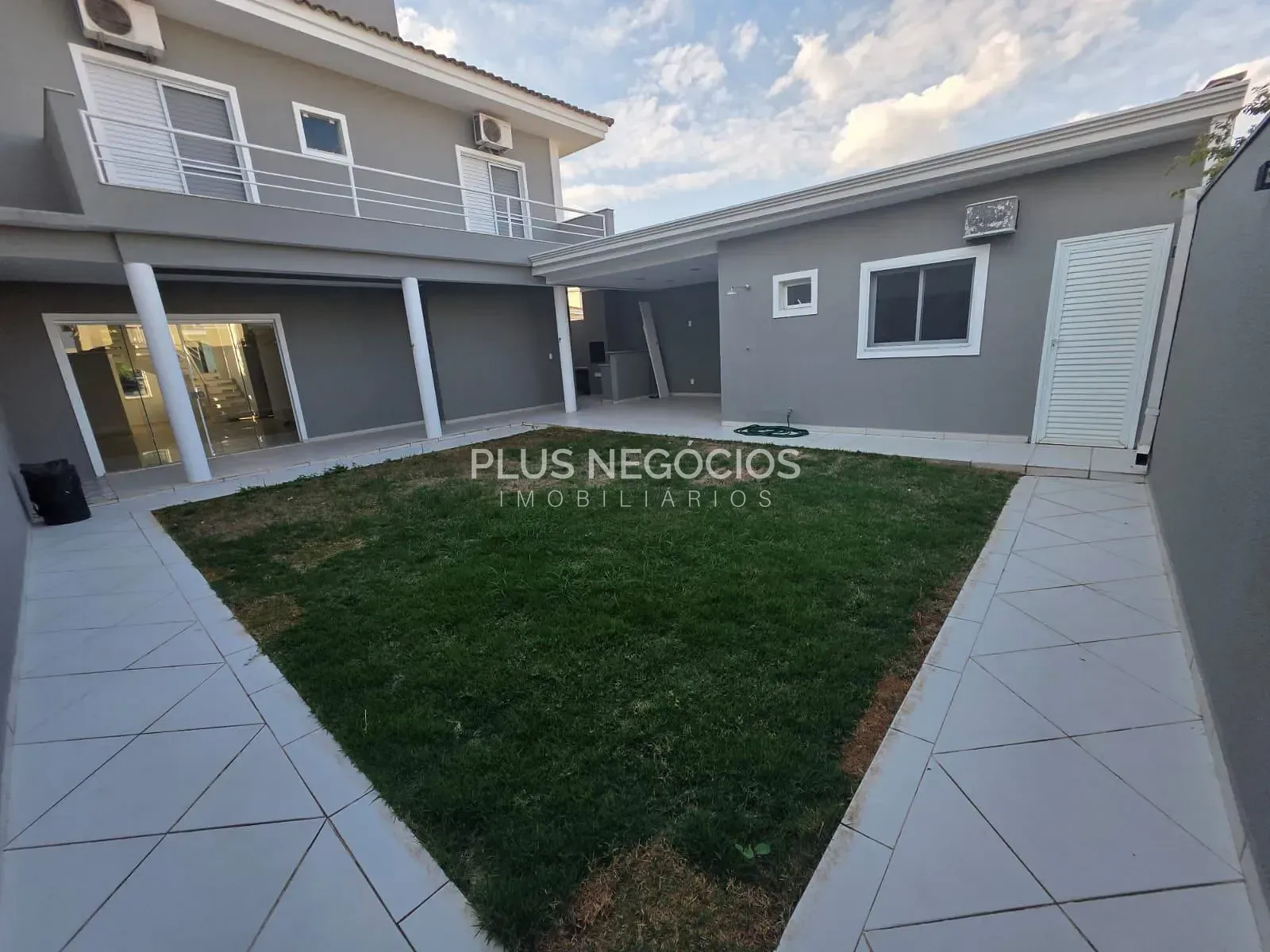 Casa, 3 quartos, 269 m² - Foto 28
