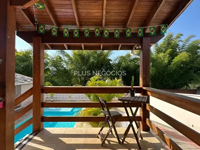 Casa 3 quartos e 4 banheiros, à venda, no bairro jundiaquara em Araçoiaba da Serra
