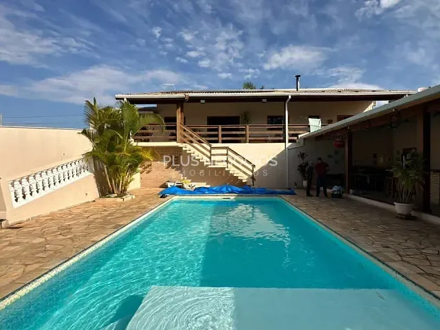 Casa 3 quartos e 4 banheiros, à venda, no bairro jundiaquara em Araçoiaba da Serra