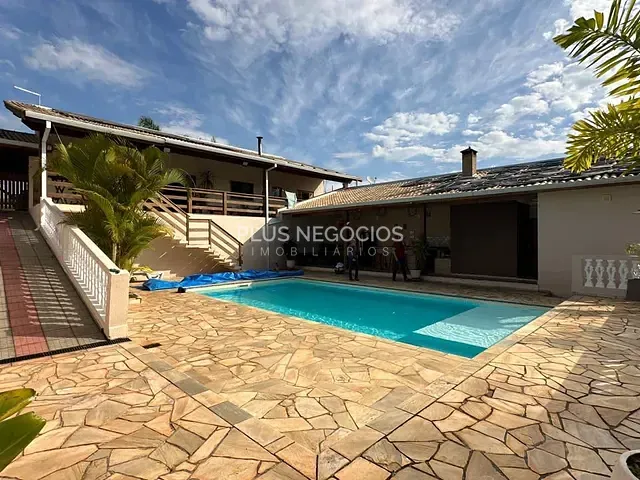 Casa 3 quartos e 4 banheiros, à venda, no bairro jundiaquara em Araçoiaba da Serra